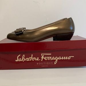 Salvatore Ferragamo skimmer bow shoes 6 narrow